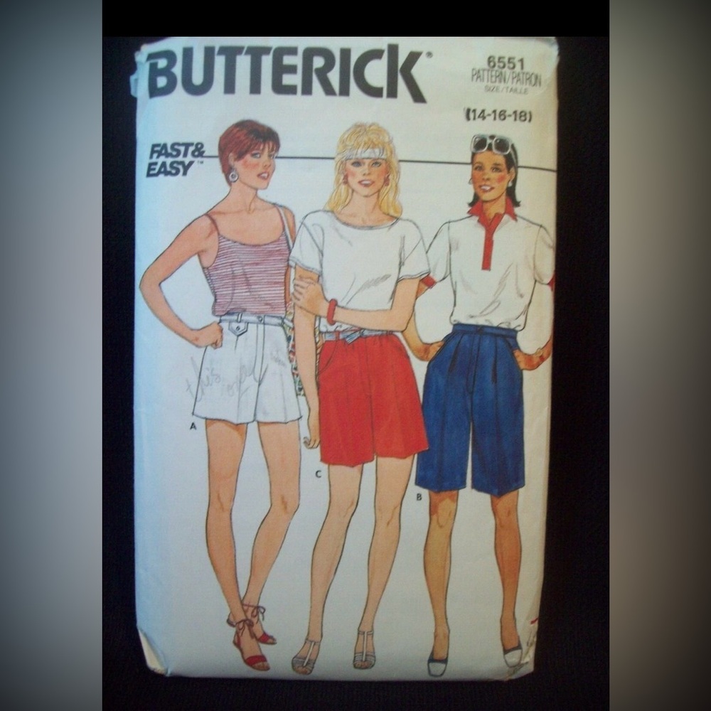 Women’s Shorts with Front Zipper
Butterick Pattern 6551 
Size 14-16-18 
c1970
